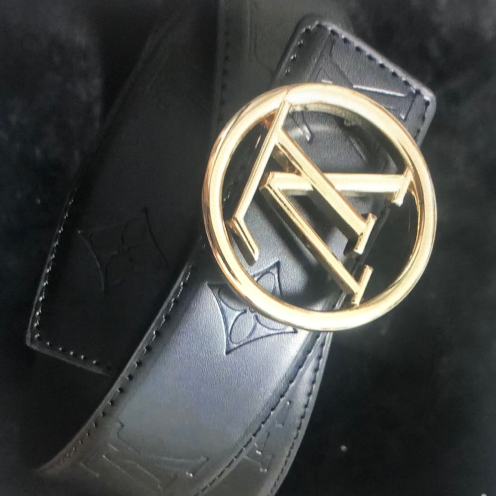Louis Vuitton black belt
